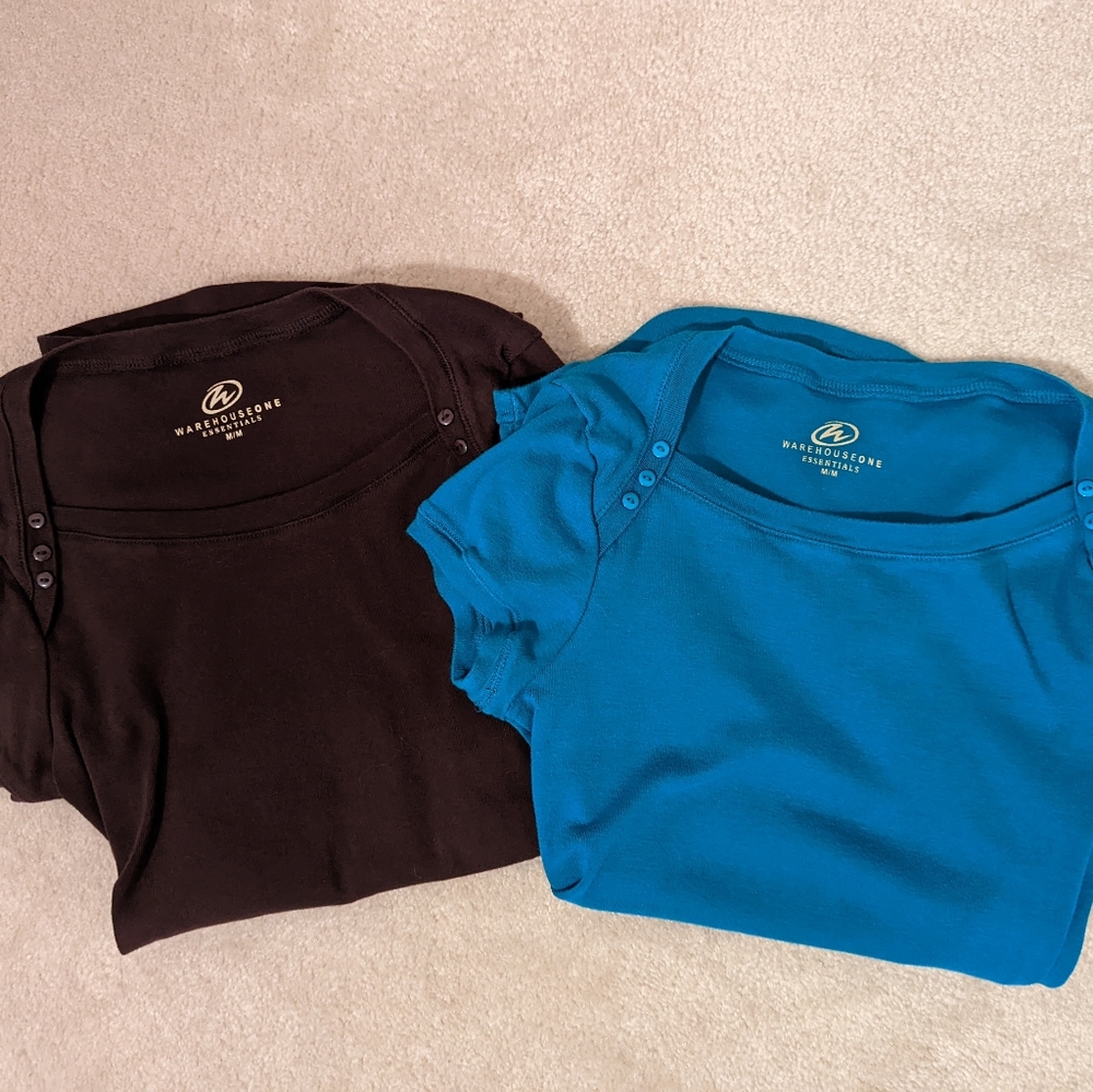 2/$20 Set of 2 T-shirts with Button Detail Size Medium Teal and Brown